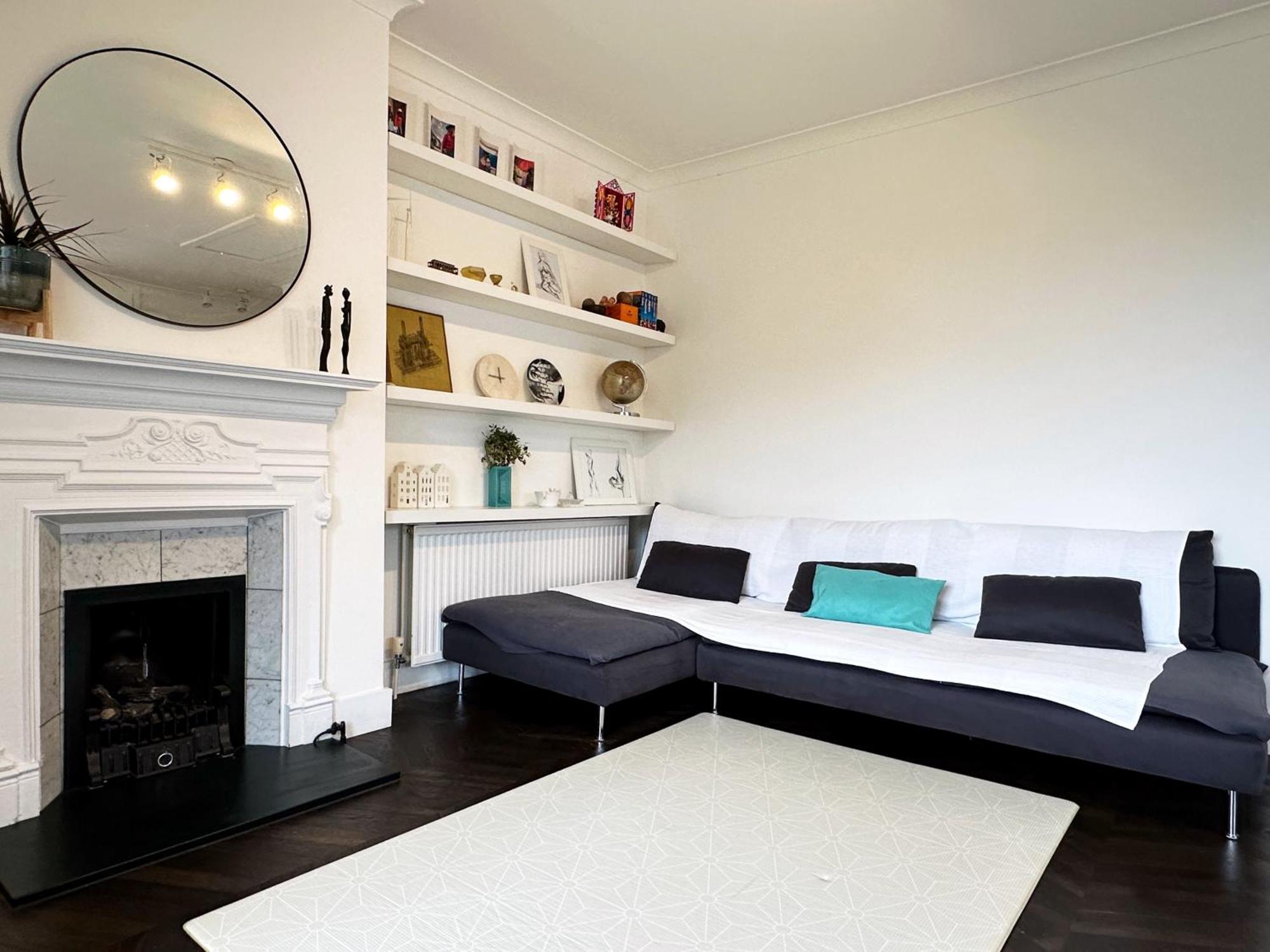 Ana's Place Near West Hampstead- 2 Double Beds, Max 4 People Londra