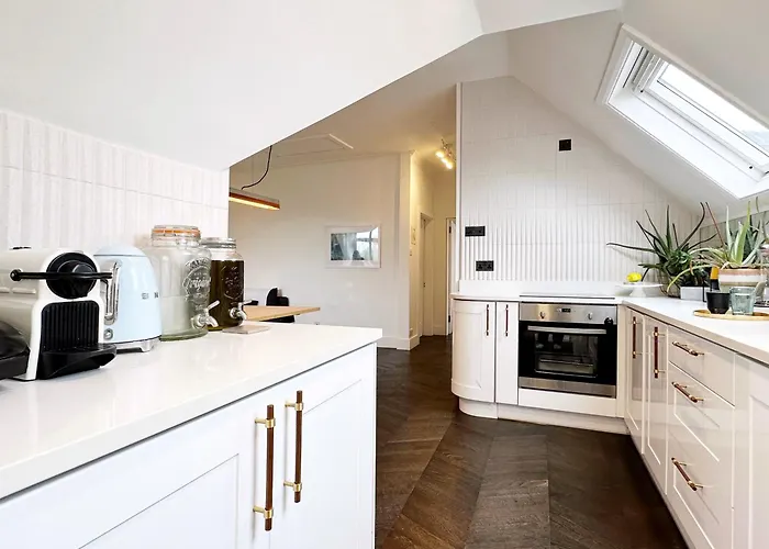Ana\'S Place Near West Hampstead- 2 Double Beds, Max 4 People