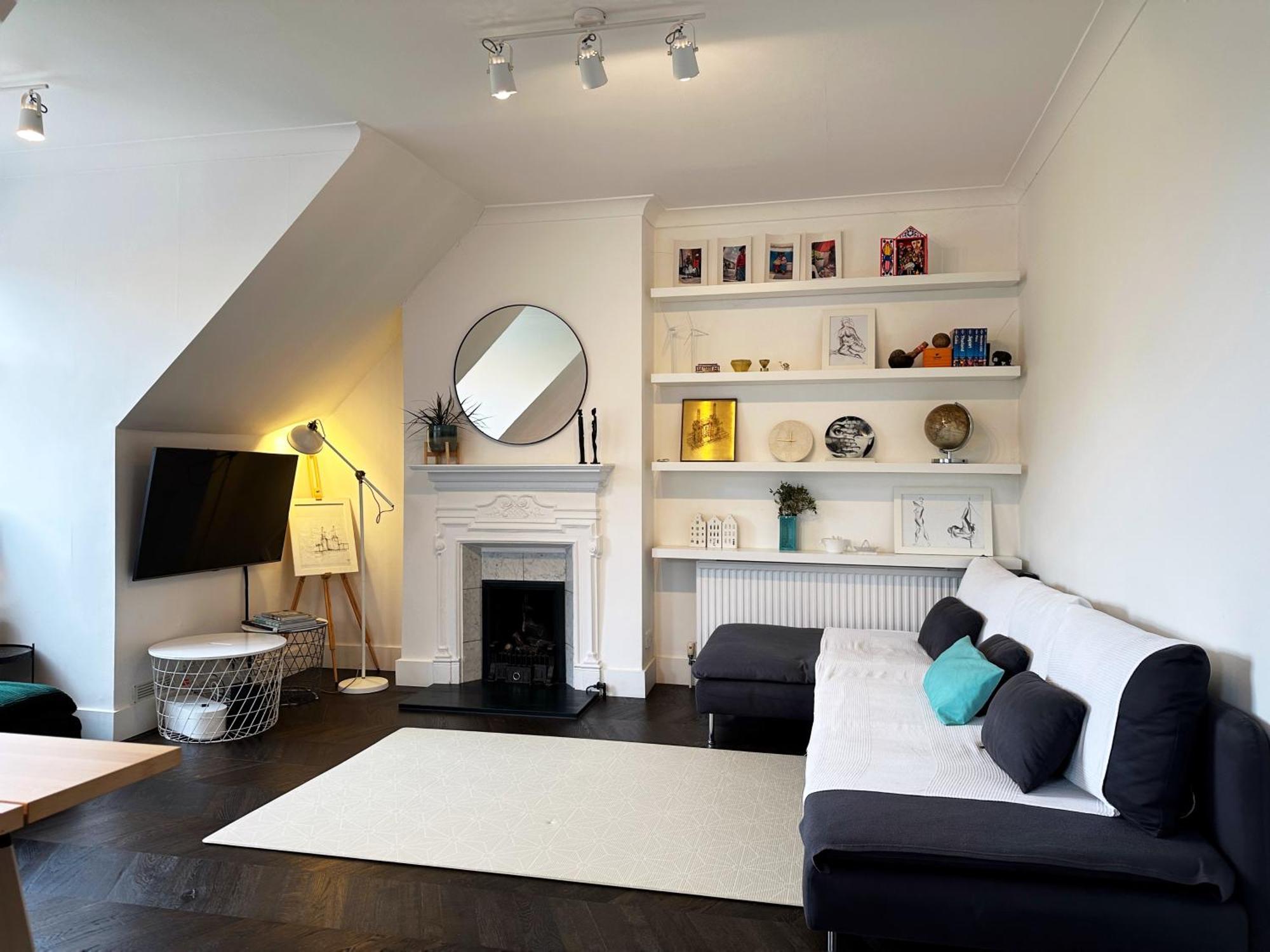 Apartment Ana's Place Near West Hampstead- 2 Double Beds, Max 4 People